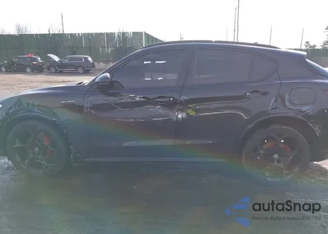 2022 Alfa Romeo Stelvio Veloce Ti Awd z USA, uszkodzony, nr VIN ZASPAKBN2N7D32284